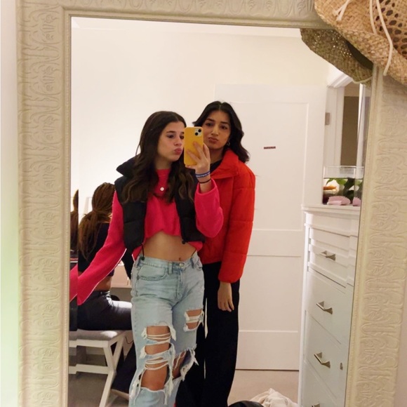 Meet your Posher, Ava - Picture 1 of 1